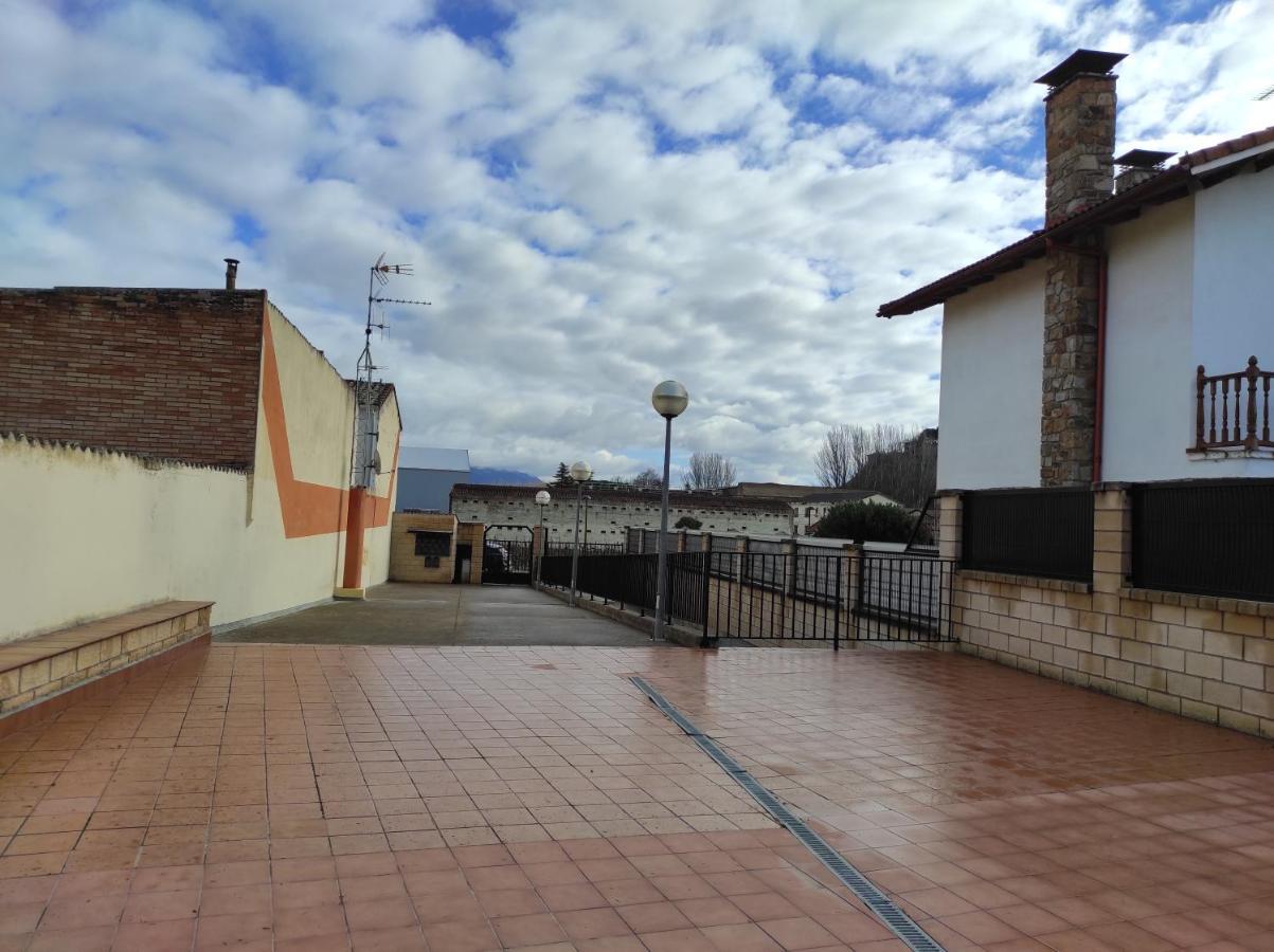 En El Corazon Del Barrio De La Estacion Villa Haro Dış mekan fotoğraf